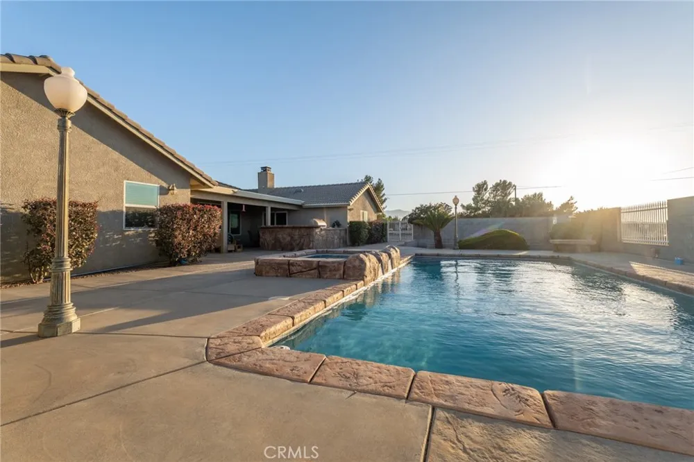 11526 Prairie Oak Hills, CA 92344