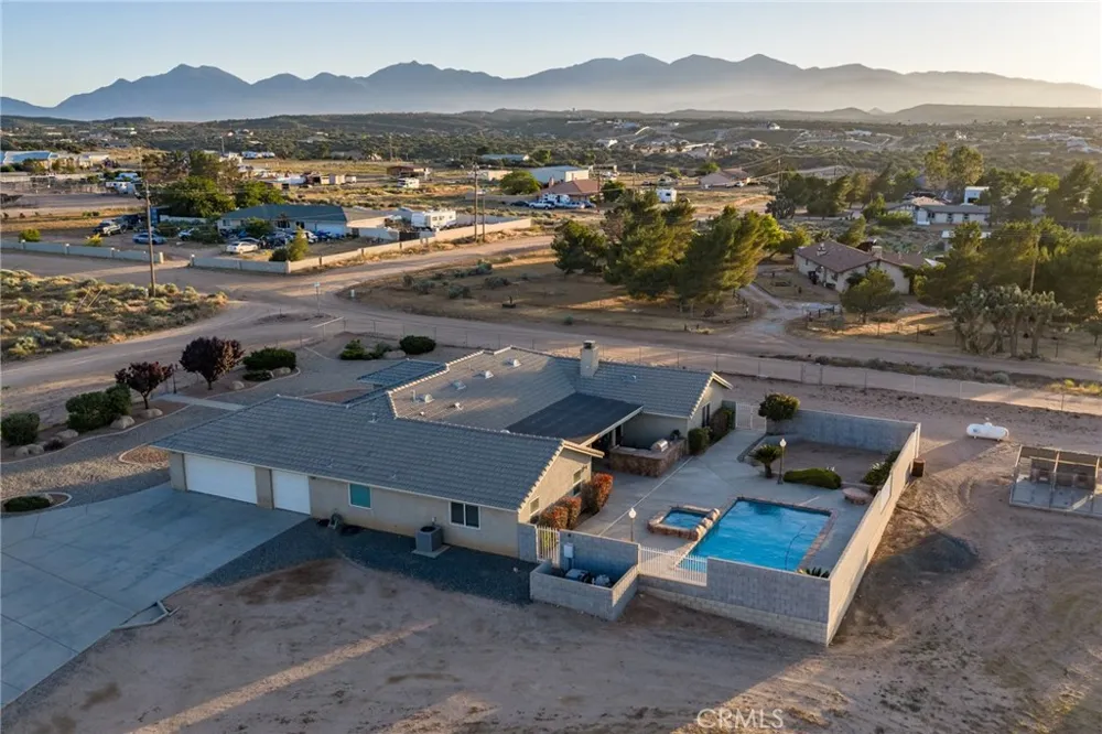 11526 Prairie Oak Hills, CA 92344