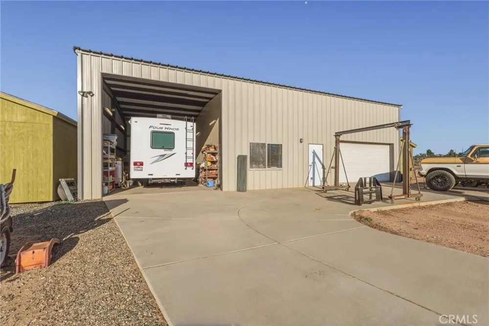 11526 Prairie Oak Hills, CA 92344