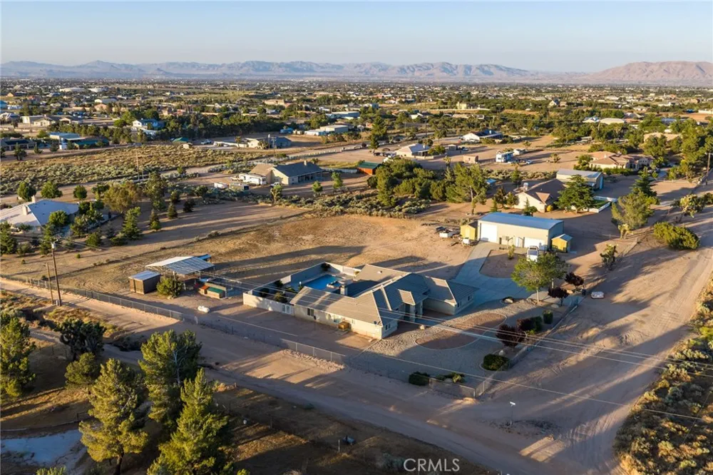 11526 Prairie Oak Hills, CA 92344