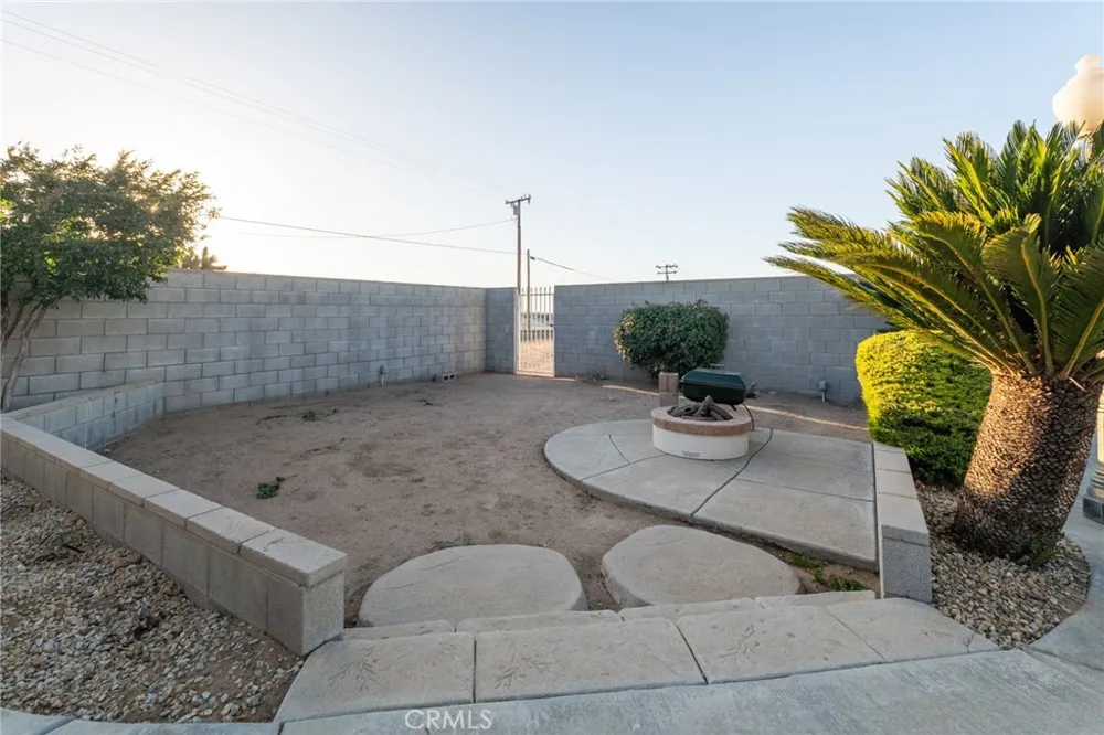 11526 Prairie Oak Hills, CA 92344