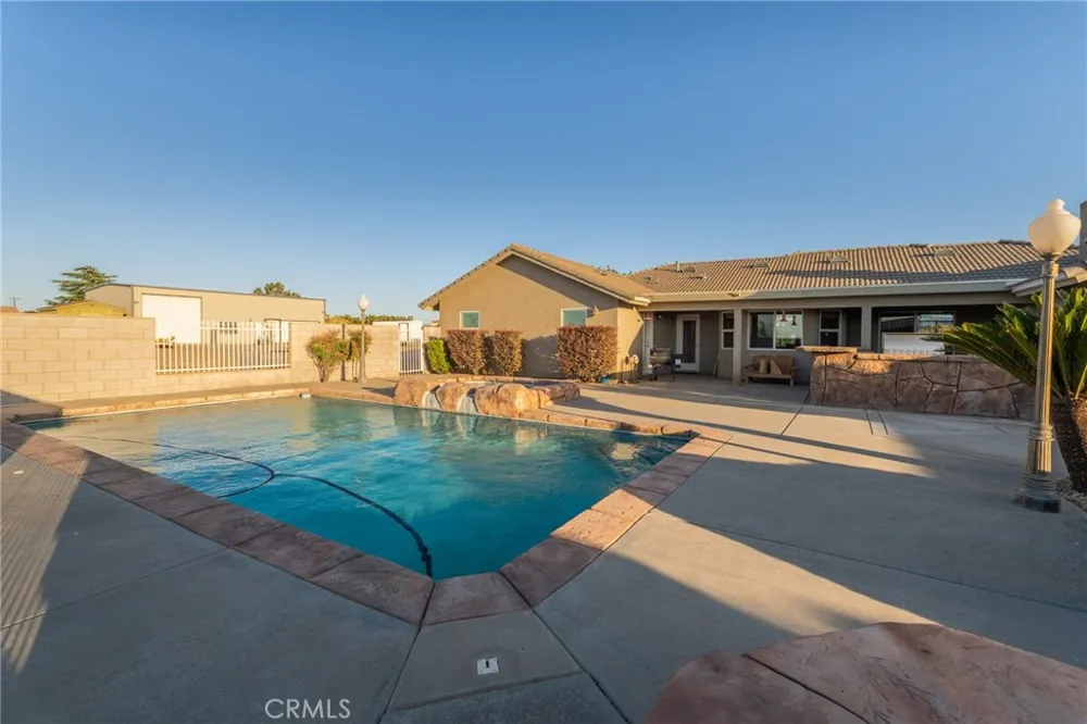 11526 Prairie Oak Hills, CA 92344