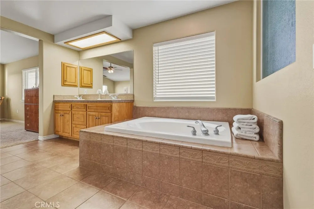 11526 Prairie Oak Hills, CA 92344