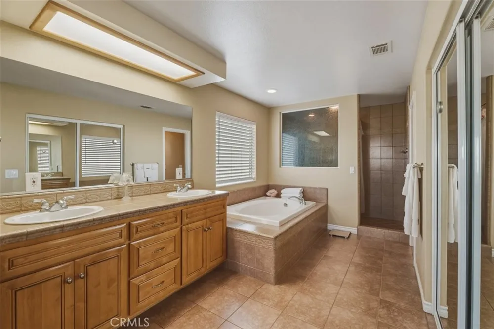 11526 Prairie Oak Hills, CA 92344