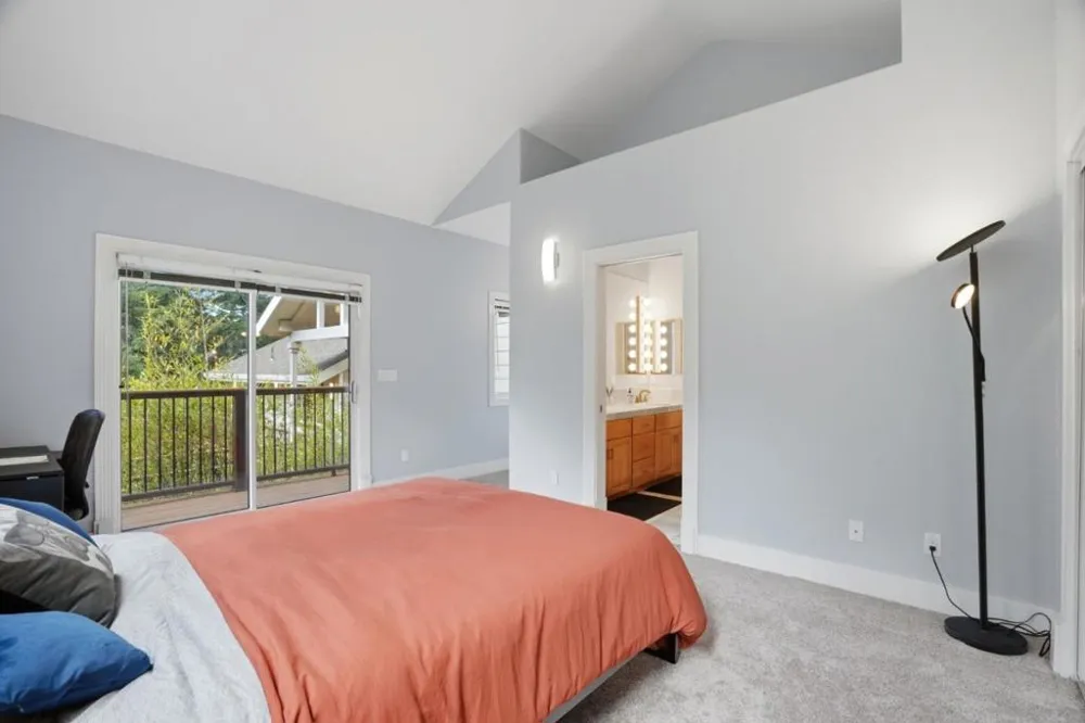 24106 Deerpath Road Saratoga, CA 95070
