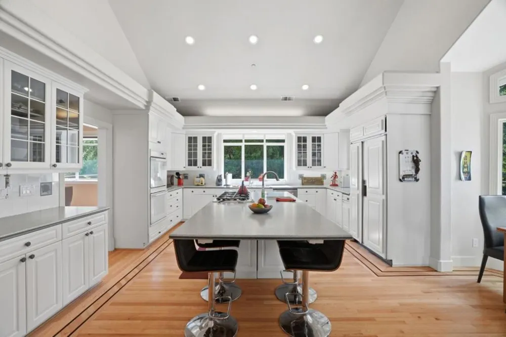24106 Deerpath Road Saratoga, CA 95070