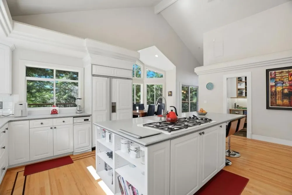 24106 Deerpath Road Saratoga, CA 95070