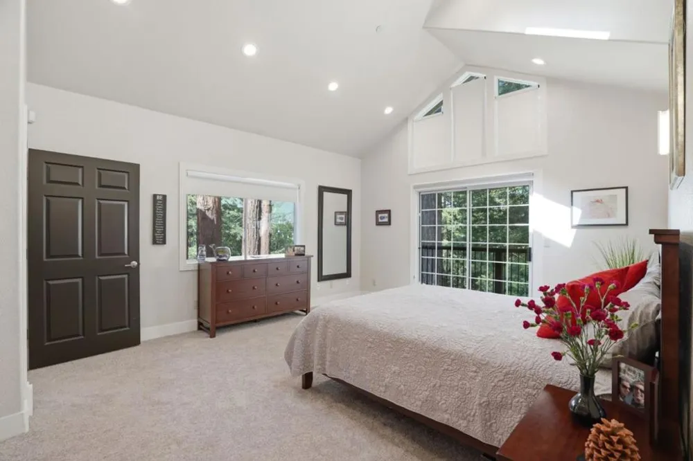 24106 Deerpath Road Saratoga, CA 95070