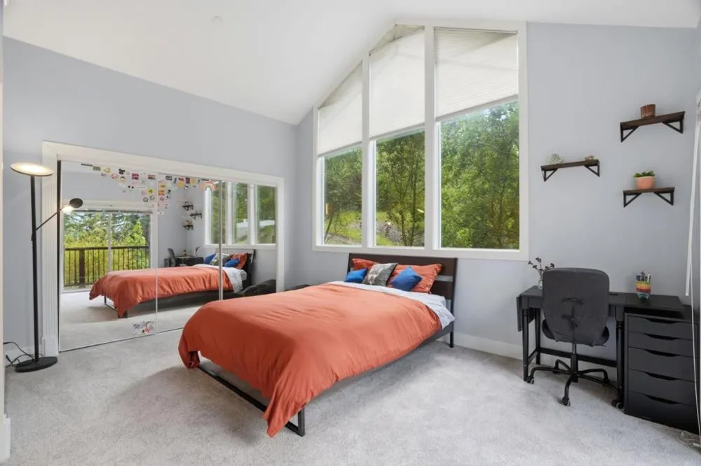 24106 Deerpath Road Saratoga, CA 95070