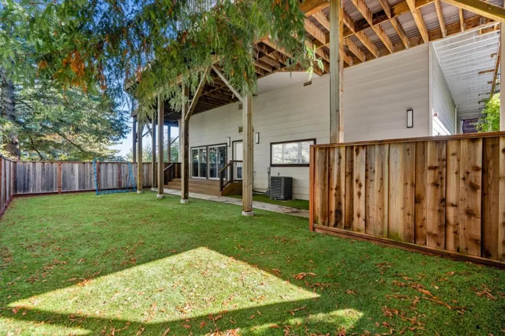 24106 Deerpath Road Saratoga, CA 95070