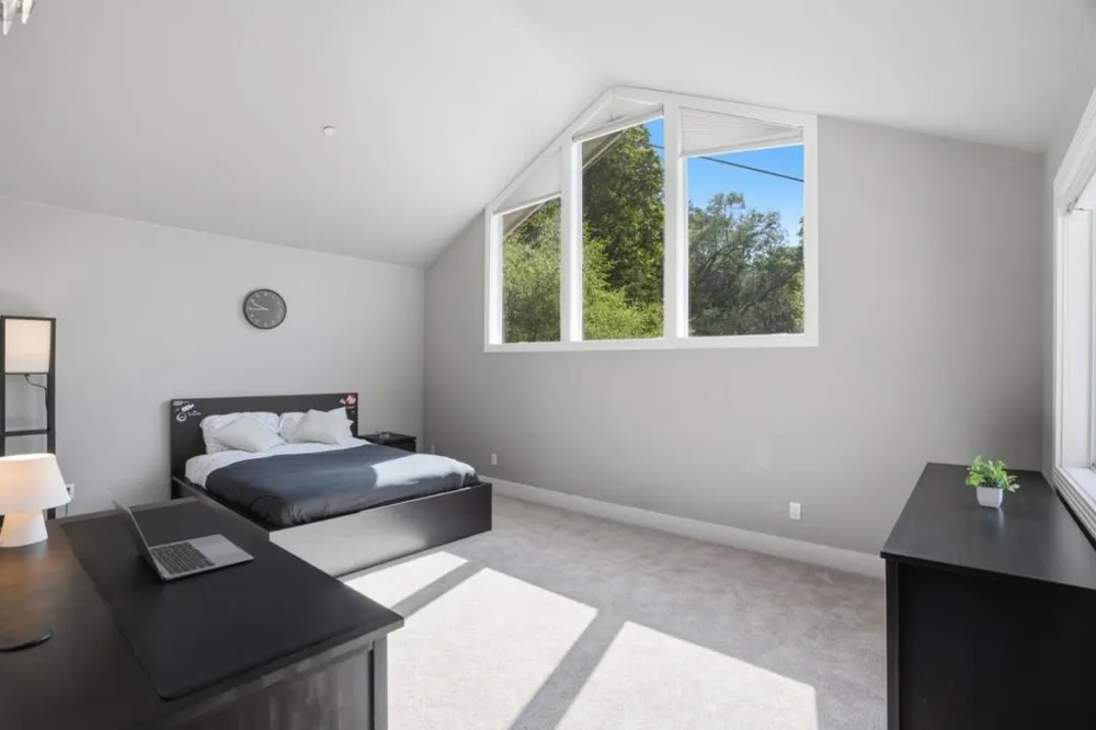 24106 Deerpath Road Saratoga, CA 95070