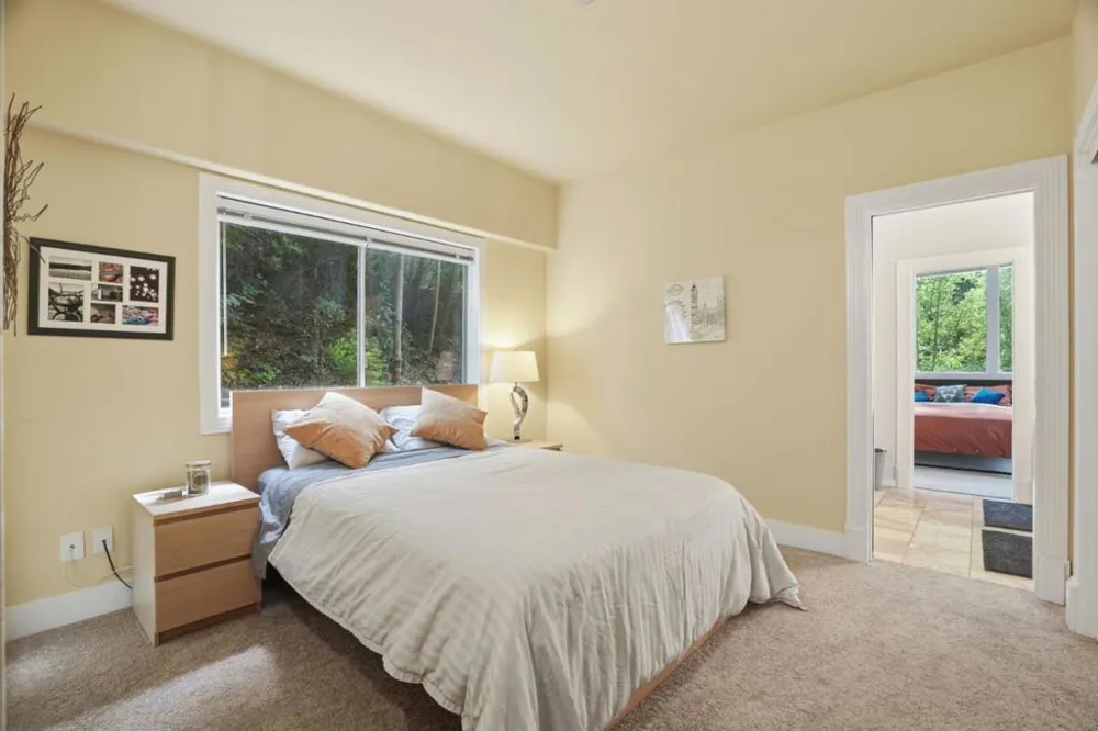 24106 Deerpath Road Saratoga, CA 95070