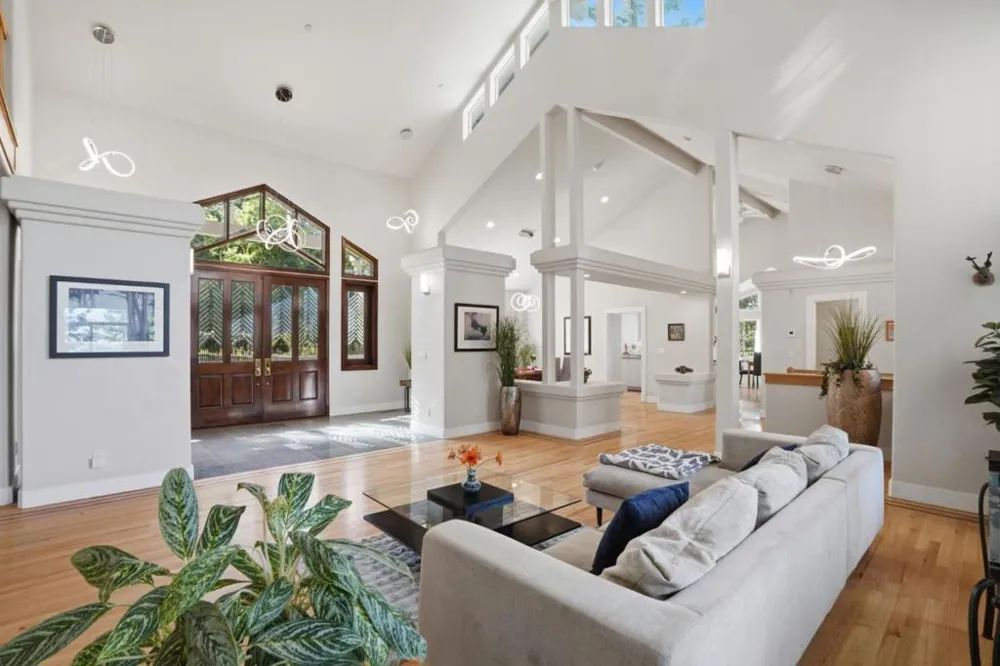 24106 Deerpath Road Saratoga, CA 95070
