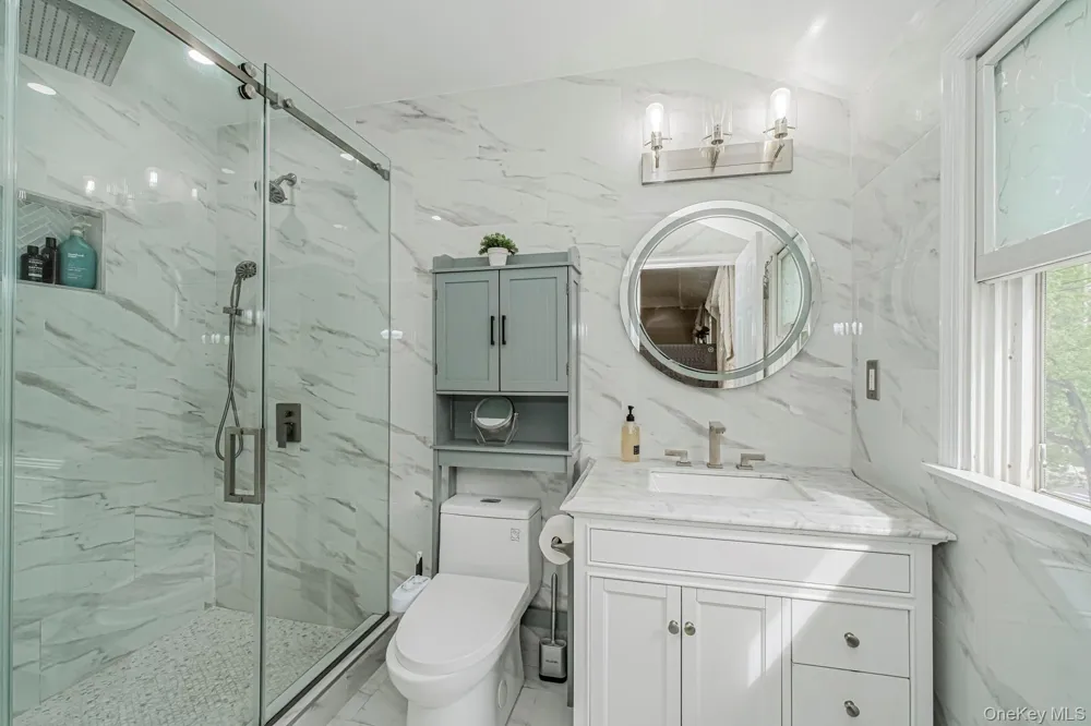 34 Putters Ct Staten Island, NY 10301