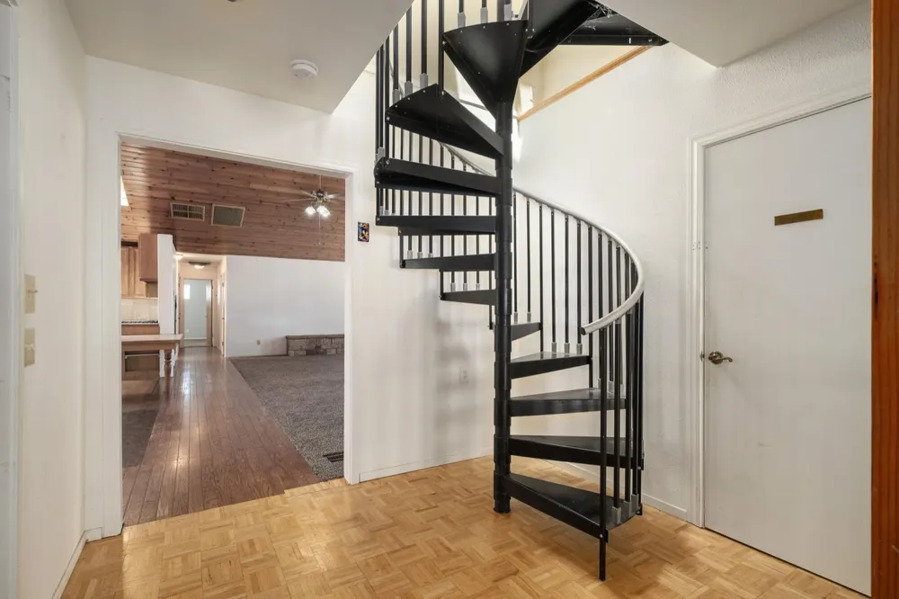 37667 Eagle Drive Raymond, CA 93653