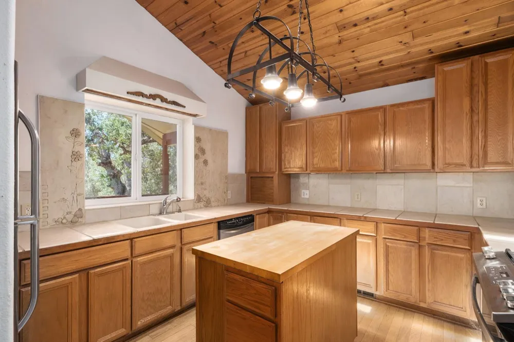 37667 Eagle Drive Raymond, CA 93653