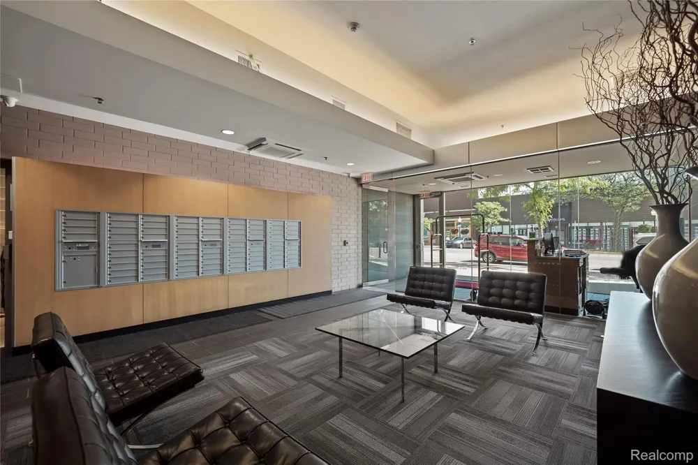 432 S Washington Avenue #1804 Royal Oak City, MI 48067