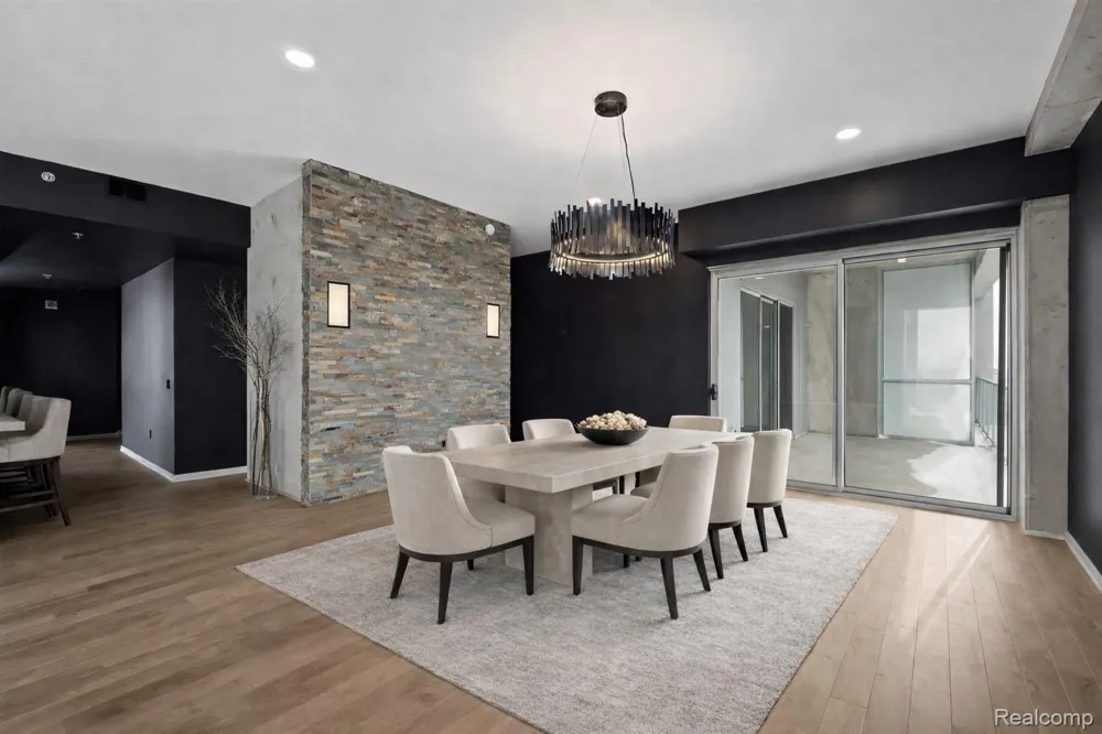 432 S Washington Avenue #1804 Royal Oak City, MI 48067