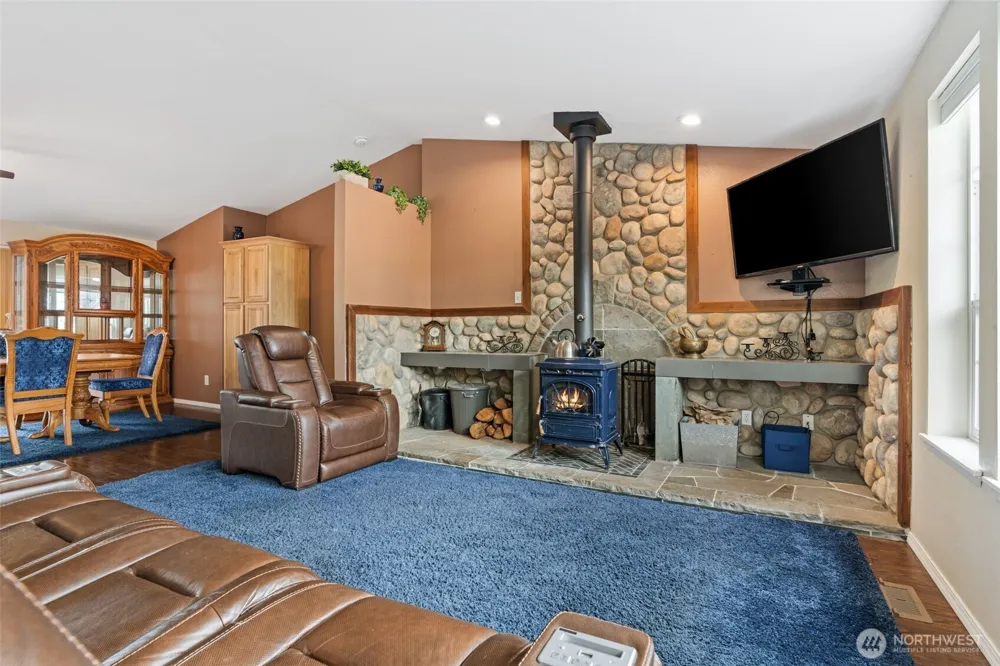 5922 184th Lane SW Rochester, WA 98579