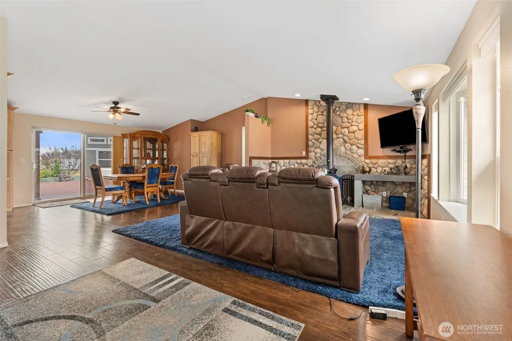 5922 184th Lane SW Rochester, WA 98579