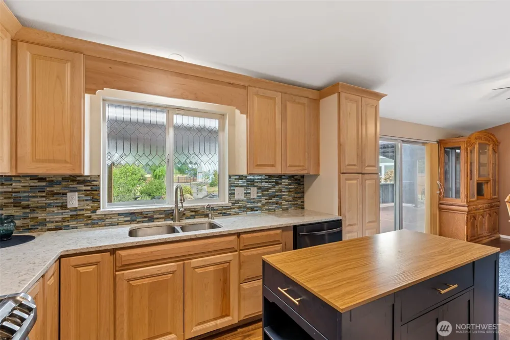 5922 184th Lane SW Rochester, WA 98579