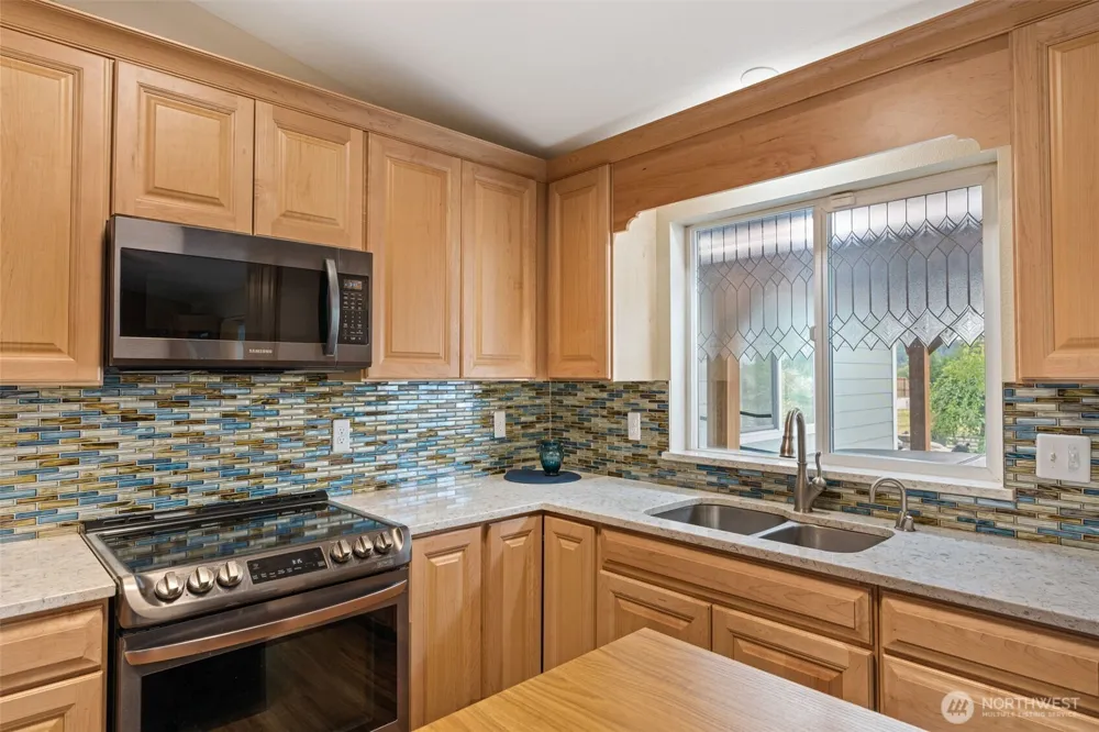 5922 184th Lane SW Rochester, WA 98579