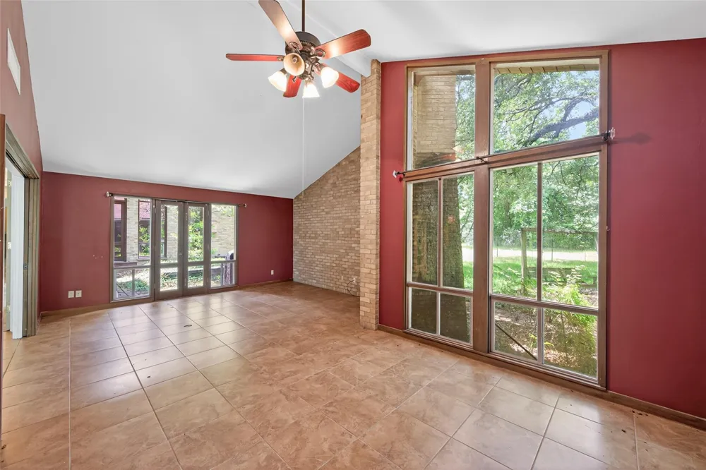 219 Cardinal Drive Liberty, TX 77575