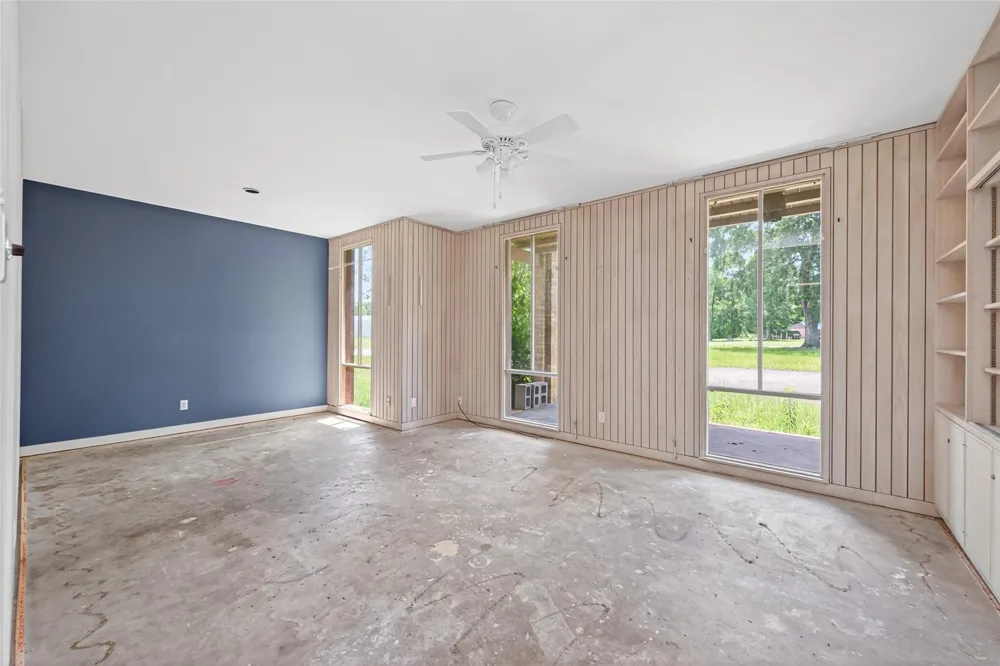 219 Cardinal Drive Liberty, TX 77575