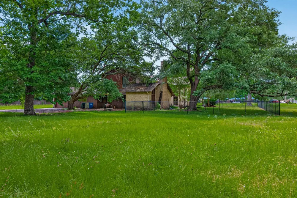 219 Cardinal Drive Liberty, TX 77575