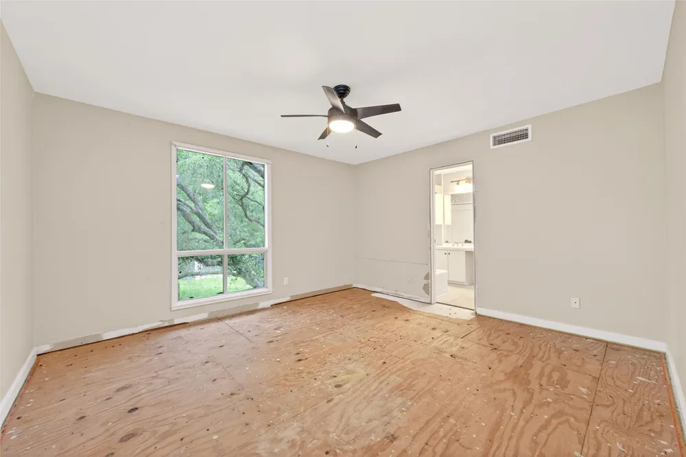 219 Cardinal Drive Liberty, TX 77575