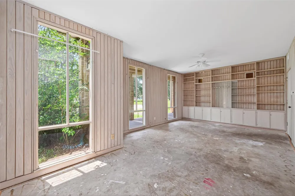 219 Cardinal Drive Liberty, TX 77575