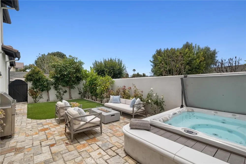 273 Mesa Costa Mesa, CA 92627