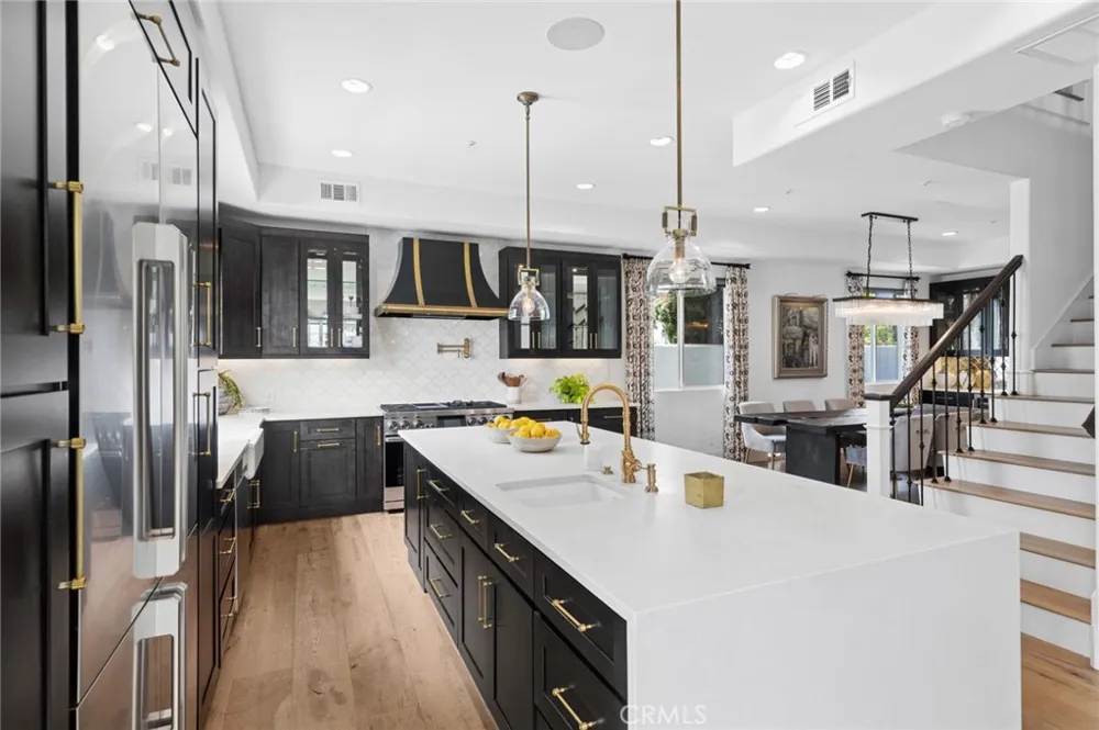 273 Mesa Costa Mesa, CA 92627