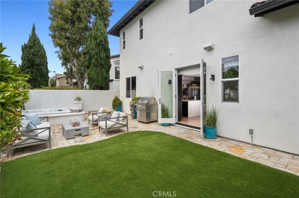 273 Mesa Costa Mesa, CA 92627