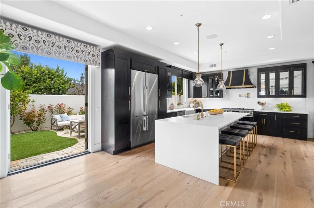273 Mesa Costa Mesa, CA 92627