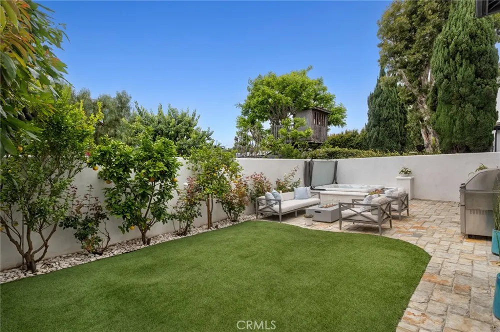 273 Mesa Costa Mesa, CA 92627