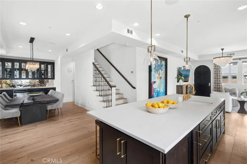273 Mesa Costa Mesa, CA 92627
