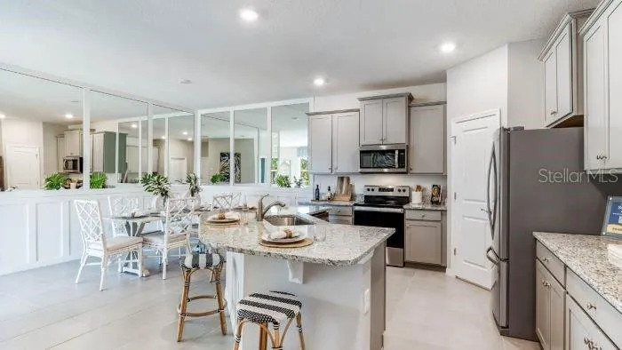 18354 TAVERNSIDE TRAIL Lakewood Ranch, FL 34211