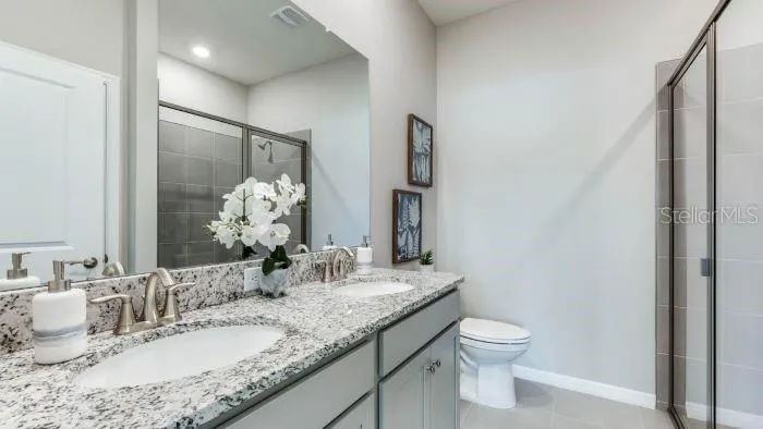 18354 TAVERNSIDE TRAIL Lakewood Ranch, FL 34211