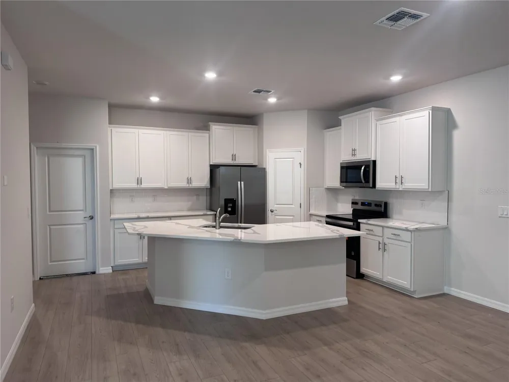 18354 TAVERNSIDE TRAIL Lakewood Ranch, FL 34211