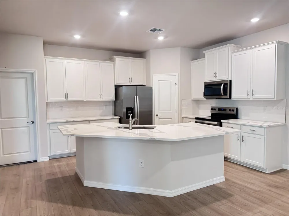 18354 TAVERNSIDE TRAIL Lakewood Ranch, FL 34211