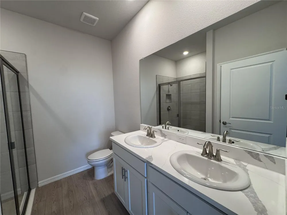 18354 TAVERNSIDE TRAIL Lakewood Ranch, FL 34211