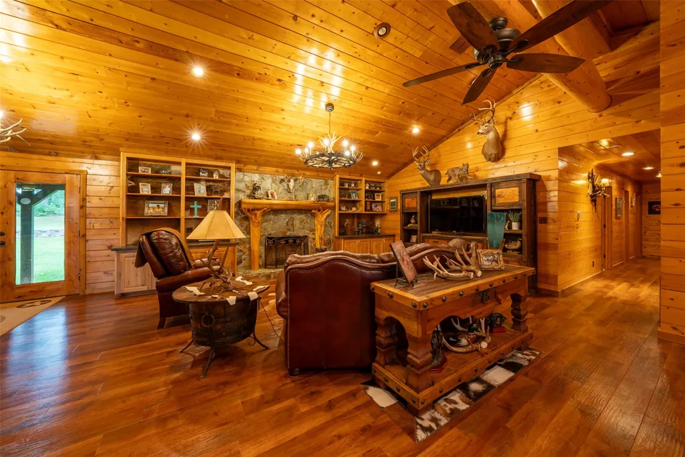 4123 Farm to Market Road 752 S Rusk, TX 75785