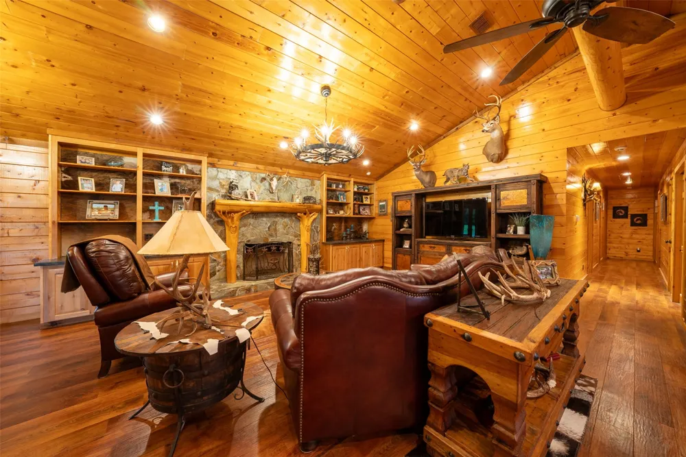 4123 Farm to Market Road 752 S Rusk, TX 75785