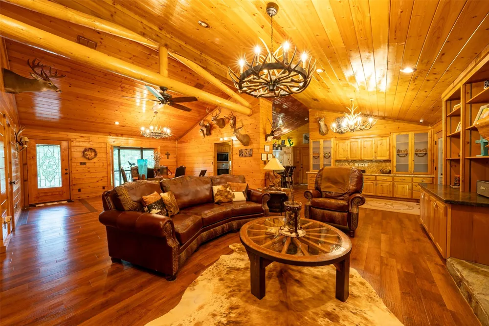 4123 Farm to Market Road 752 S Rusk, TX 75785