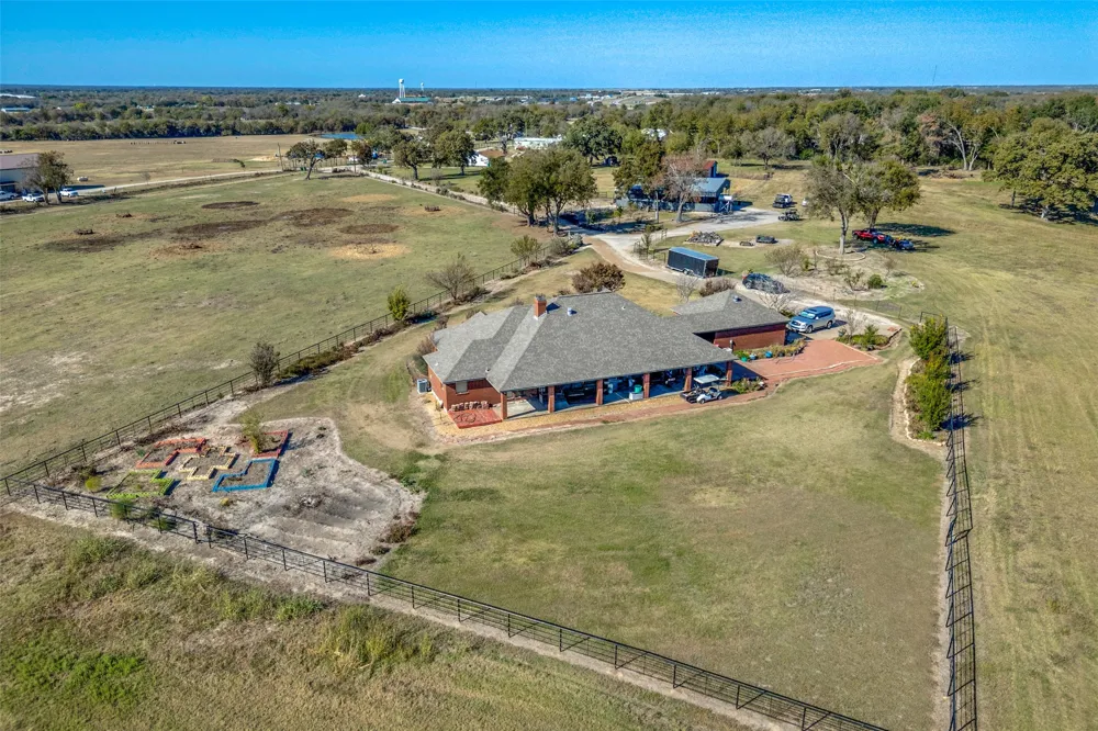 15675 County Road 4024 Kemp, TX 75143