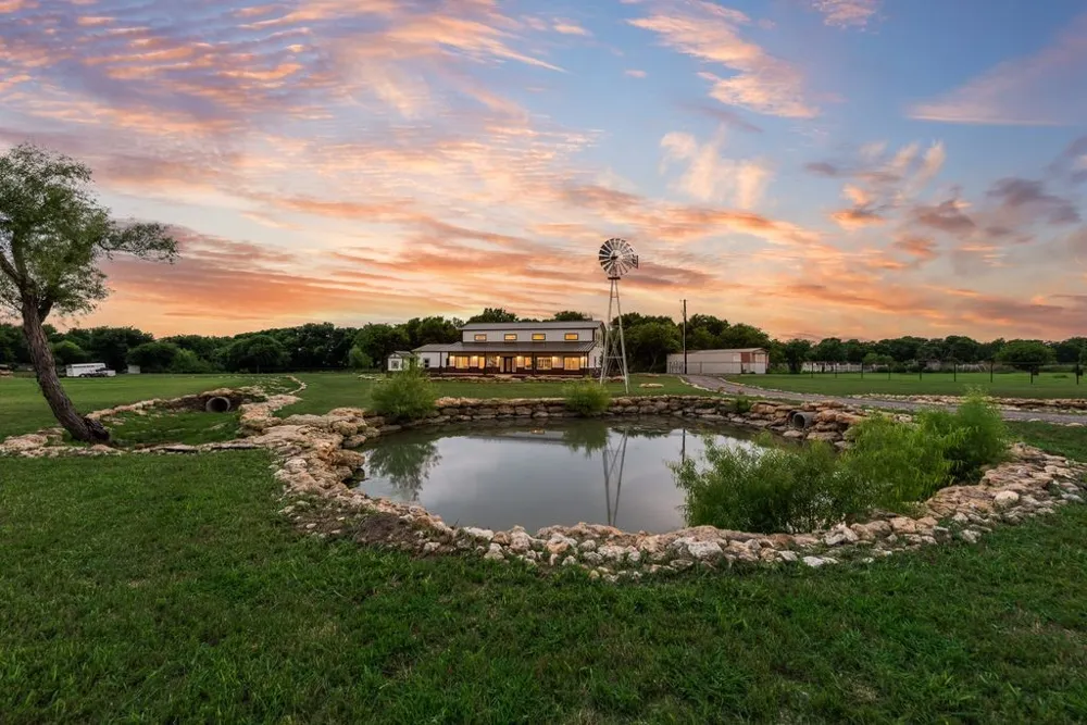11167 Plainview Road Krum, TX 76249