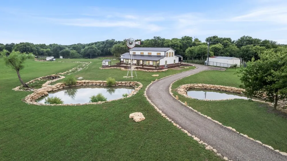11167 Plainview Road Krum, TX 76249