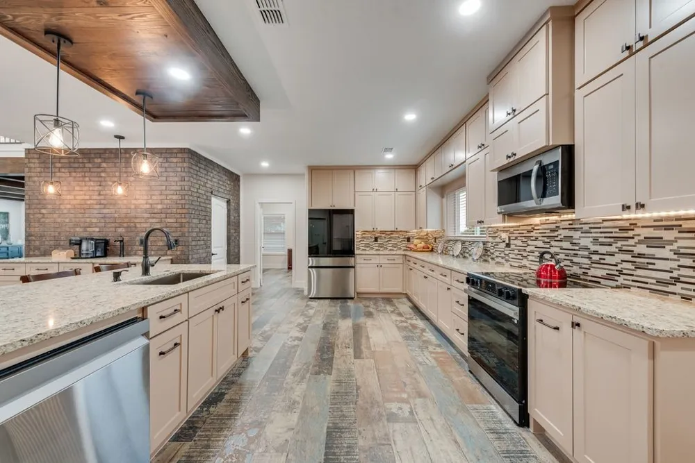 11167 Plainview Road Krum, TX 76249