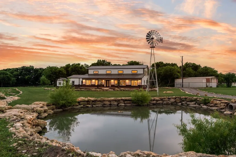 11167 Plainview Road Krum, TX 76249